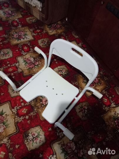Сиденье на ванну со спинкой