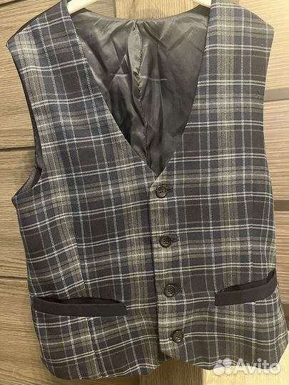 Жилетка для мальчика 134 140