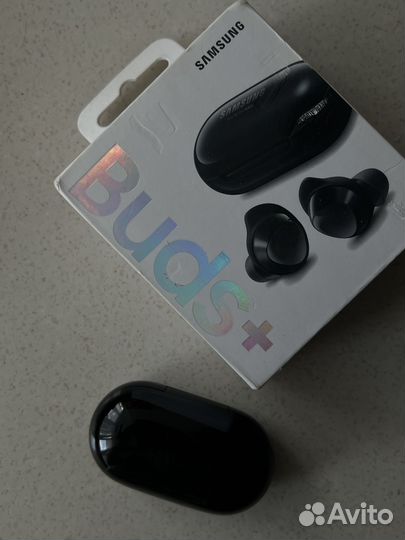Беспроводные наушники Samsung galaxy buds+