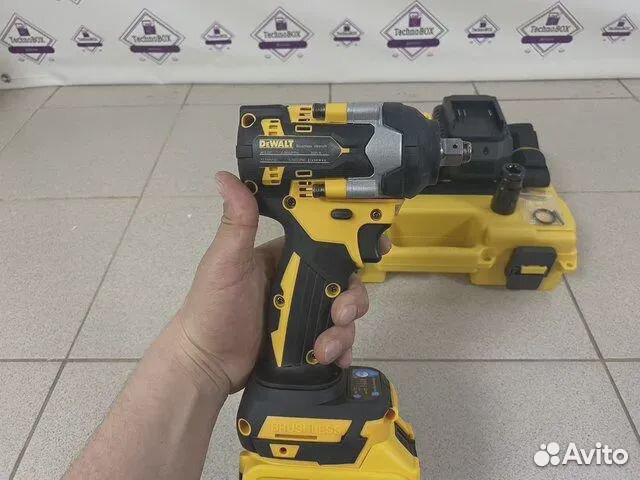 Гайковерт аккумуляторный dewalt 500