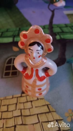 Статуэтка девушка в кокошнике,Дулево