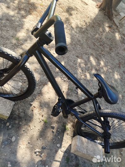 Трюковой велосипед BMX