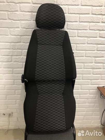 Комплект новых сидений на Ниву