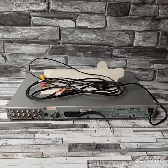 Dvd плеер bbk DV521S