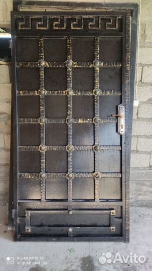 Металлический дверь