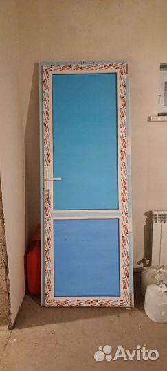 Пластиковые двери (новые)