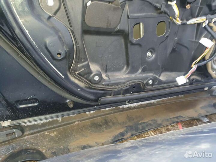 Передняя левая дверь Mazda 3 бк, 3 бк мпс, axela