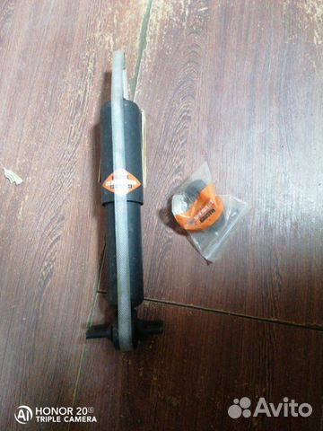 Амортизатор передний Mitsubishi L300