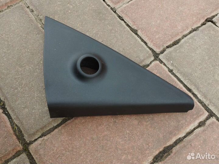 Уголок двери правый Hyundai i30 2007-2012год