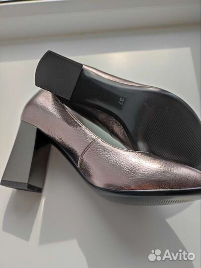Туфли на каблуках