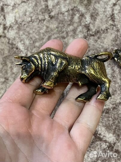 Бронзовая статуэтка