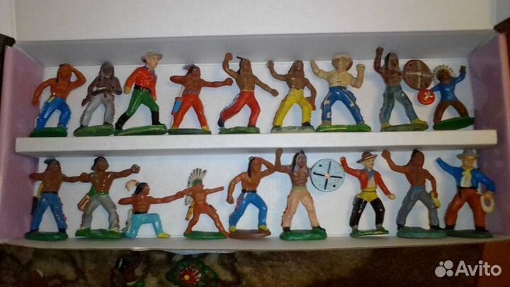 Резиновые солдатики производства гдр и СССР