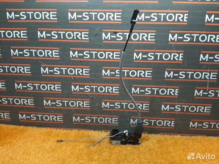 Замок двери передний левый Volvo Xc90 C59 B5254T2