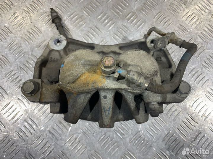 Суппорт передний правый Subaru Outback BS