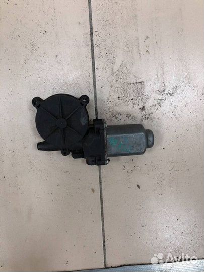 Моторчик стеклоподъемника задний левый