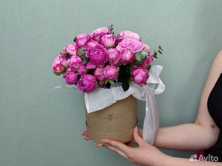 Цветы в коробке. Пионовидные розы
