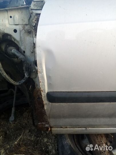 Дверь передняя левая Hyundai Elantra 3 XD