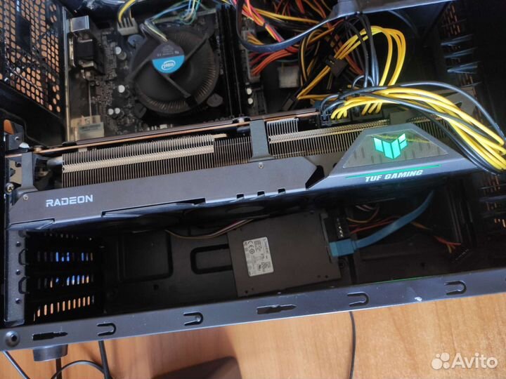 Asus ROG Strix RX 6800, RX 6700 XT TUF Gaming