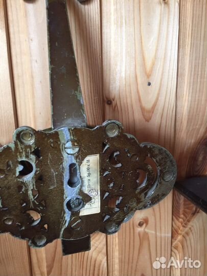 Вешалка настенная металлическая