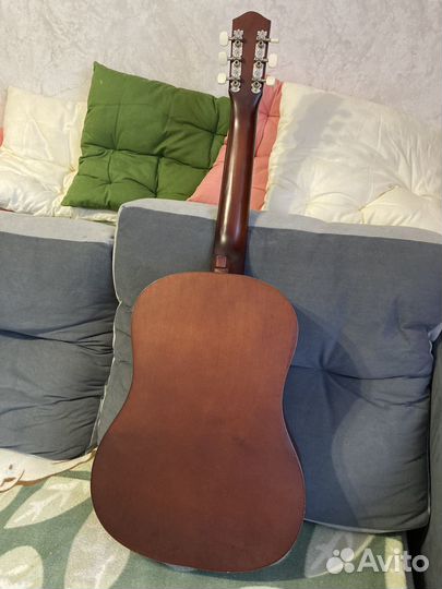 Акустическая гитара