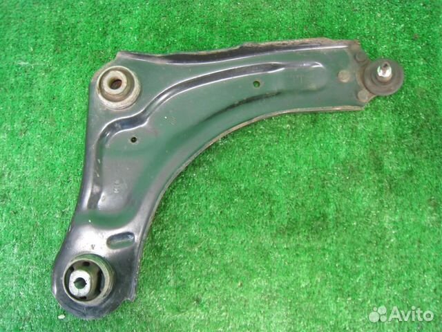 Рычаг передний правый нижний Renault Megane 3 (BZ