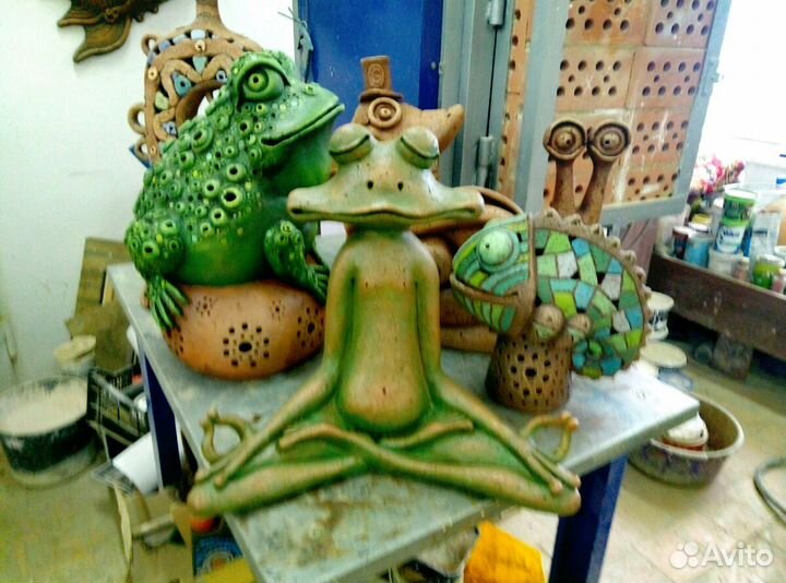 Лягушка медетирующая