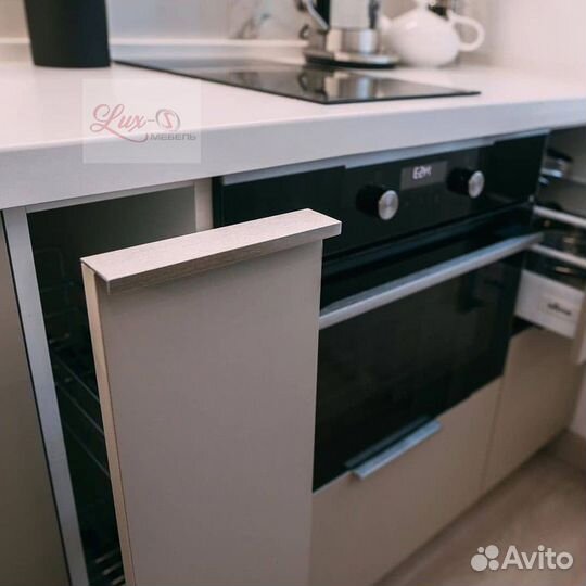 Кухня. Влагостойкая столешница