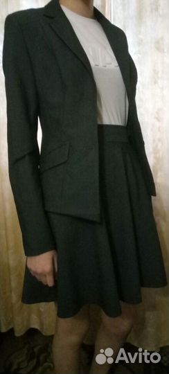 Продам костюм тройку