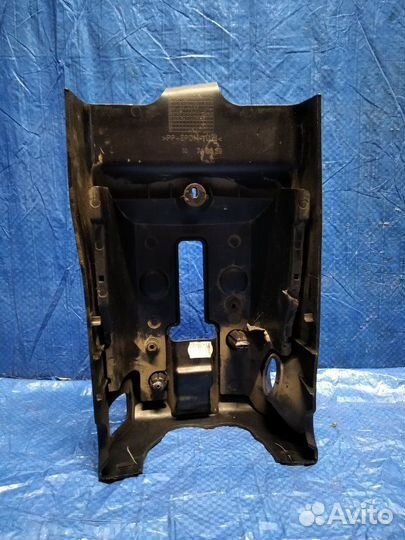 Кожух рулевой колонки Ford Fusion 2007