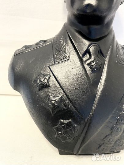 Чугунное литьё касли. Бюст Жуков. Большой