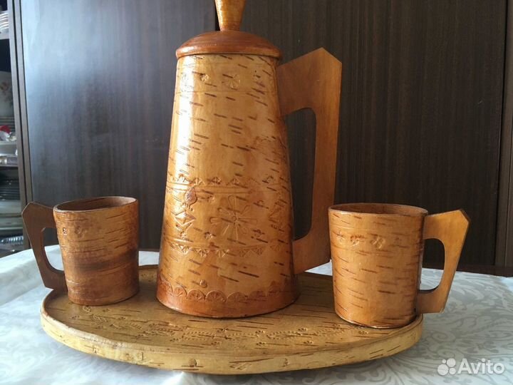 Кувшин и 2 кружки на подставке из бересты
