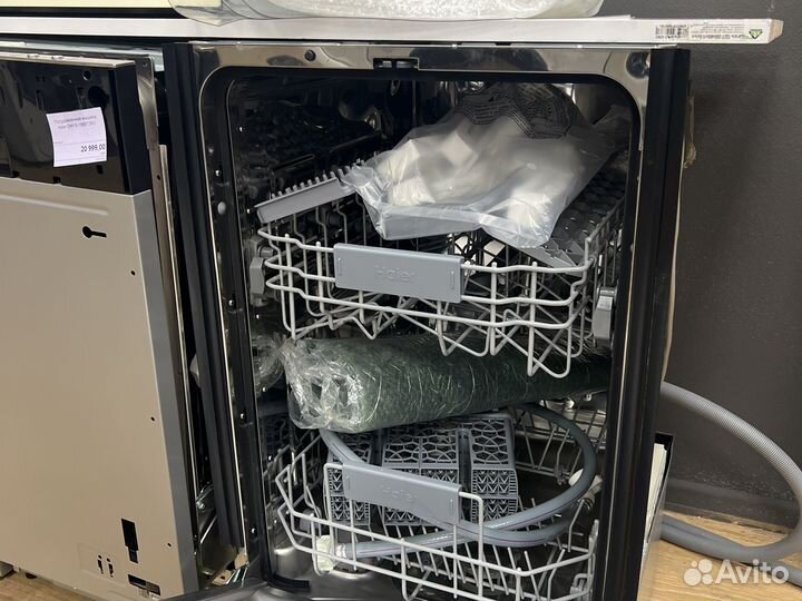 Новая встраиваемая пмм Haier hdwe10-292RU