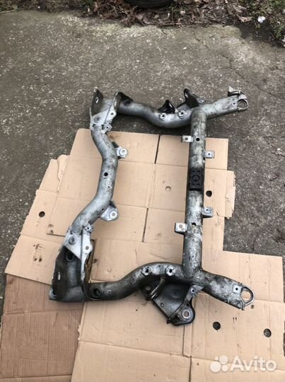 Балка подрамник передний Mercedes benz w204