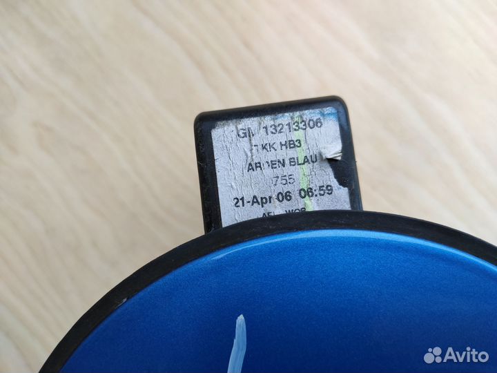 Лючок открытия бензобака на Opel Astra H 3Д GTC