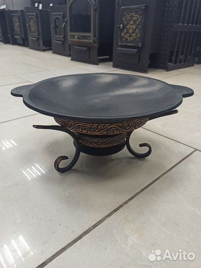 Садж чугунный с подставкой