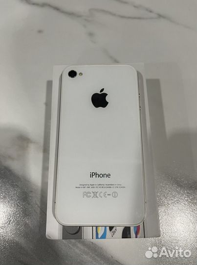 Телефон iPhone 4s