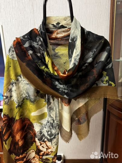 Платок цветочный принт