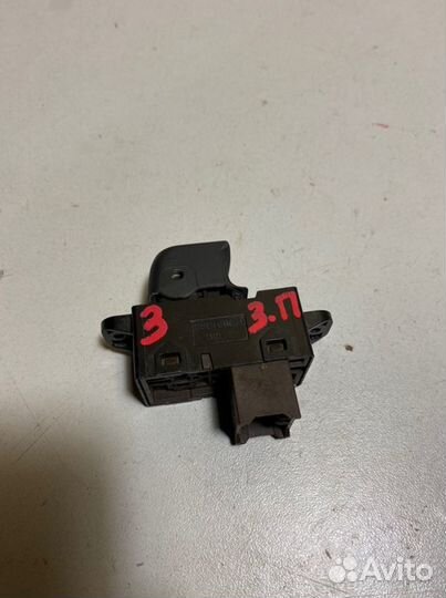 Кнопка стеклоподъемника Kia Rio 3