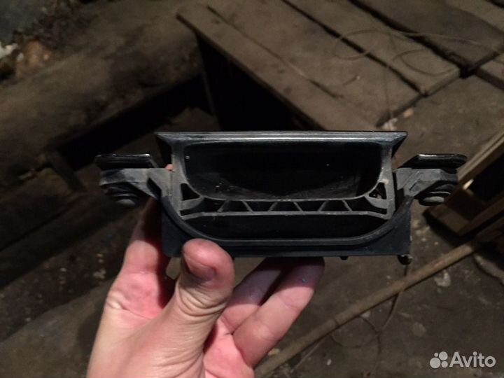 Ручка задней левой двери Audi 100