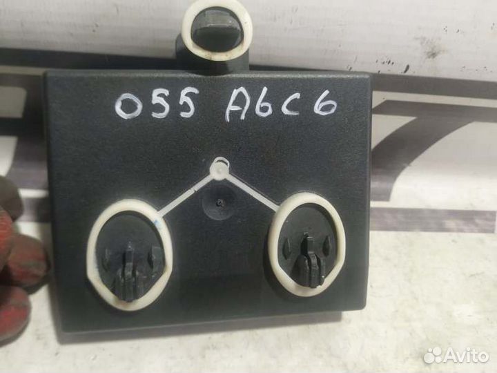 Блок управления дверьми передний правый Audi A6 C6