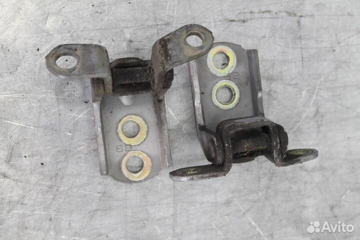 Петли двери передней левой Nissan Teana J31 2006