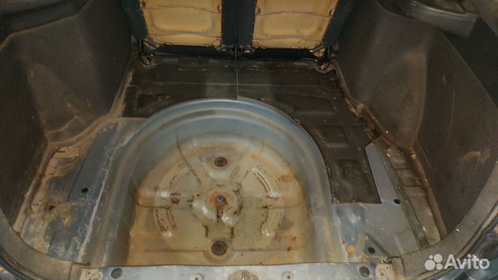 Toyota Caldina 2.0 AT, 1995, битый, 100 000 км