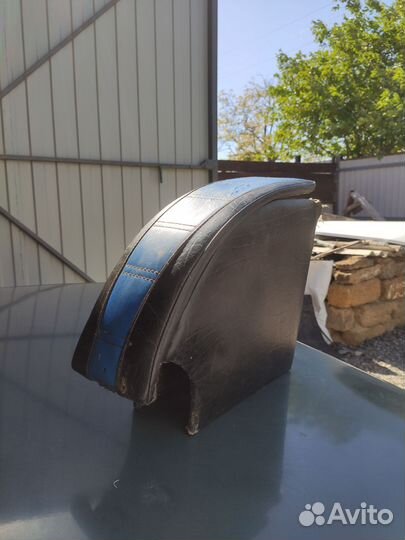 Подлокотник