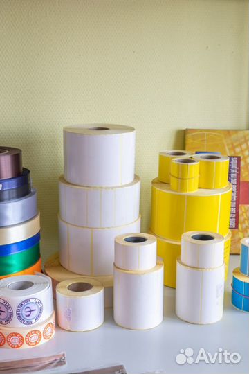 Термоэтикетки в рулонах