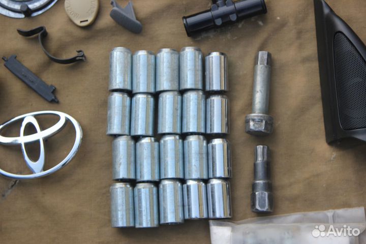 Гайки колес Ланд Крузер 100