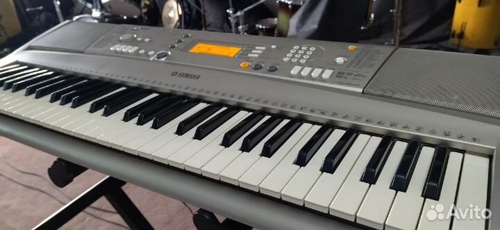 Синтезатор yamaha PSR R 300
