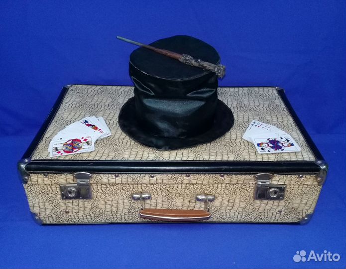 Чемодан антикварный фокусника и мага :)