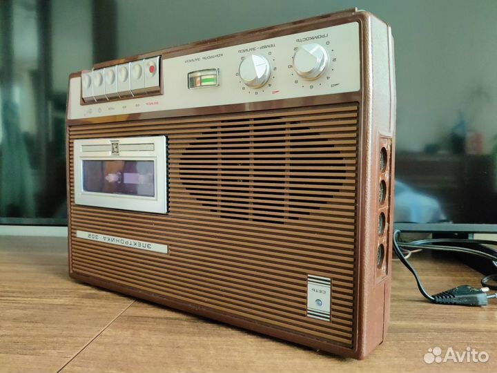 Кассетный магнитофон электроника 302 + кассета б/у