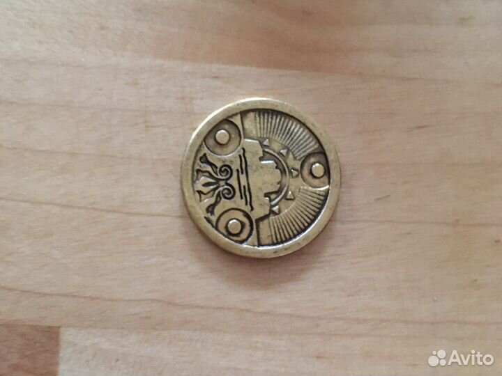 Монета золотая из пятёрочки