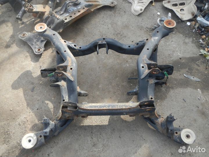 Балка задняя для Volkswagen Touareg